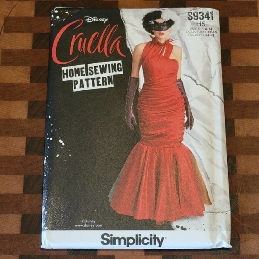 Simplicity 9341 - uncut - Disney Cruella - 6-14